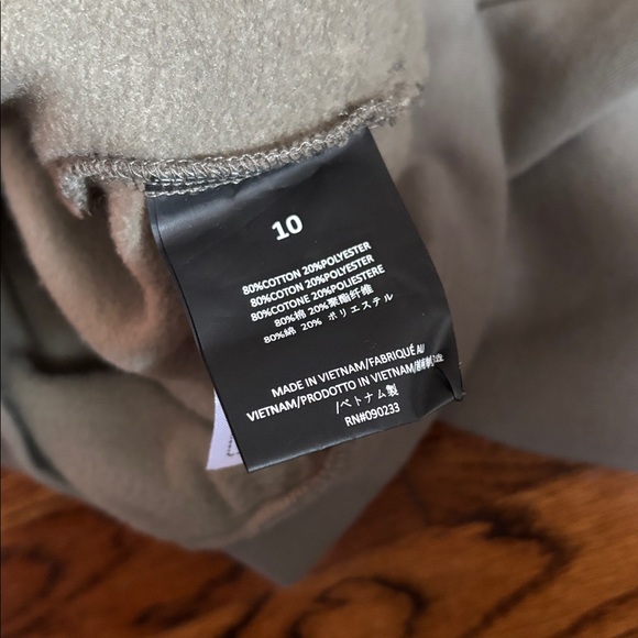 Essentials Fear of God State Hoodie in moss 10 big kids - Picture 11 of 13